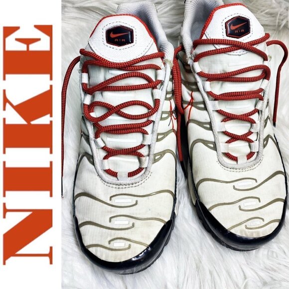 NIKE Air Max Plus TN Script Swoosh Platnium Sneakers, Size 5 (Youth) - Picture 3 of 9